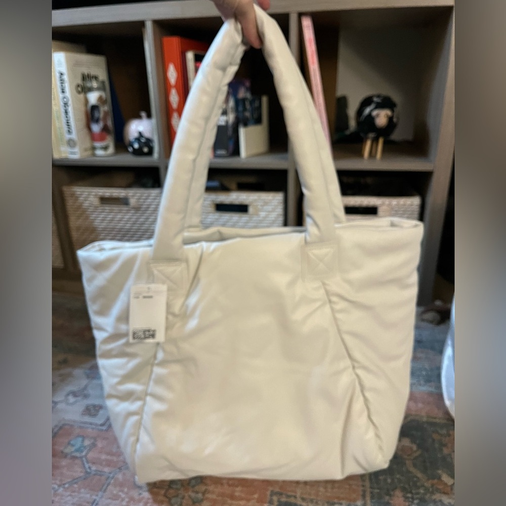 NWT H&M White Puffer Tote Bag Large - Picture 4 of 15